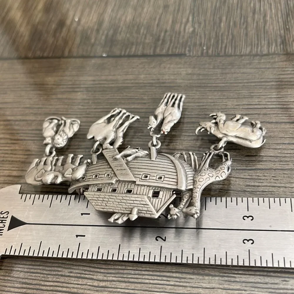Vintage JJ Jonette Jewelry Pewter Spoontiques Noah’s Ark Animal Pin - Pin Art